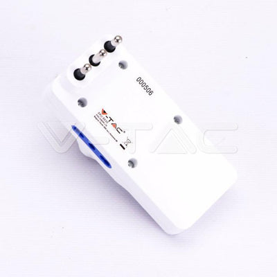 ADATTATORE 2 VIE 10/16A PRESA ITALIANA E 1VIA 10/16A ITALIANO /SCHUKO CON ITERRUTTORE DUE PORTE DI RICARICA USB 2.1A SPI