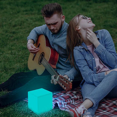 CUBY 20 SOLAR & RECHARGEABLE RGB+6400K 20X20 IP65