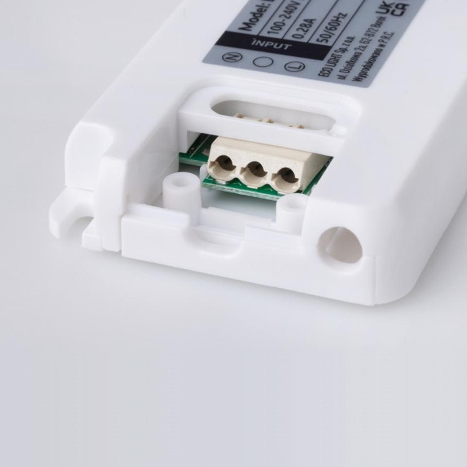 ALIMENTATORE DA MOBILE 12W 12V IP44 98X47X12
