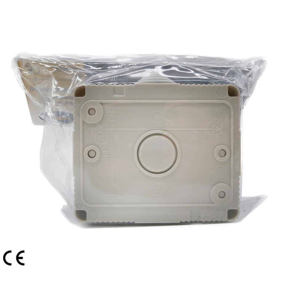 KIT CONTENITORE STAGNO C/PRESA UNIV E INTERR 16A COP. IP55