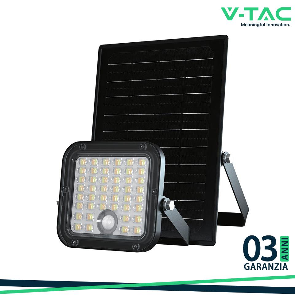 FARO LED SOLARE 30W CON SENSORE PIR E TELECOMANDO CCT 4000K+6000K IP65