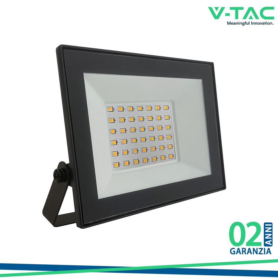 30W LED FLOODLIGHT 6400K CORPO NERO
