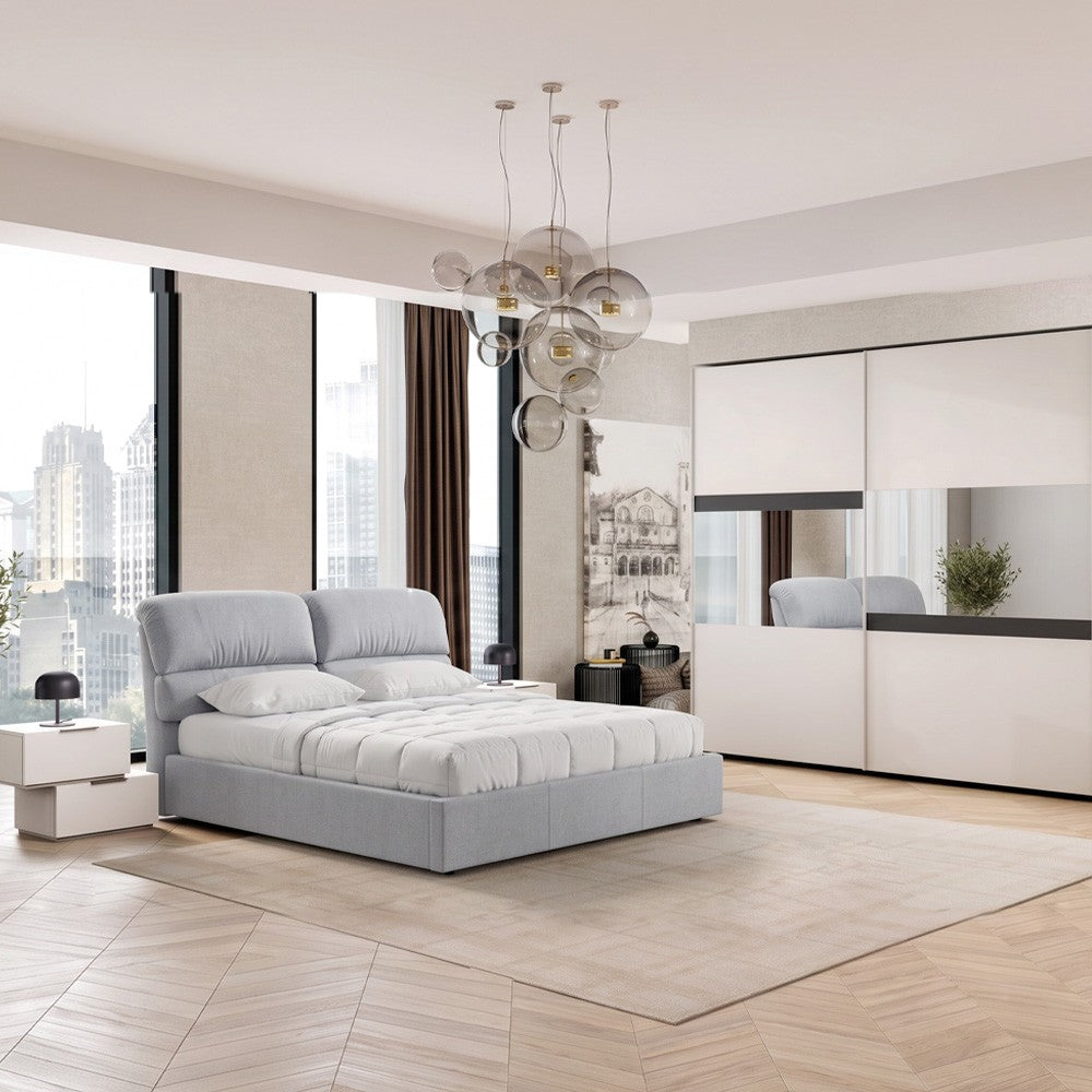 Camera Milva con letto contenitore Sofaback grigio chiaro e armadio scorrevole 2 ante specchiate in cashmere e antracite