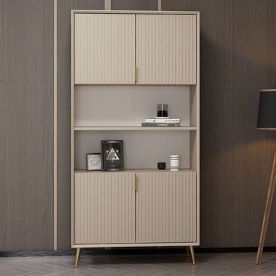 Credenza alta Kale con 4 ante effetto cannettato e 2 nicchie a giorno colore cashmere
