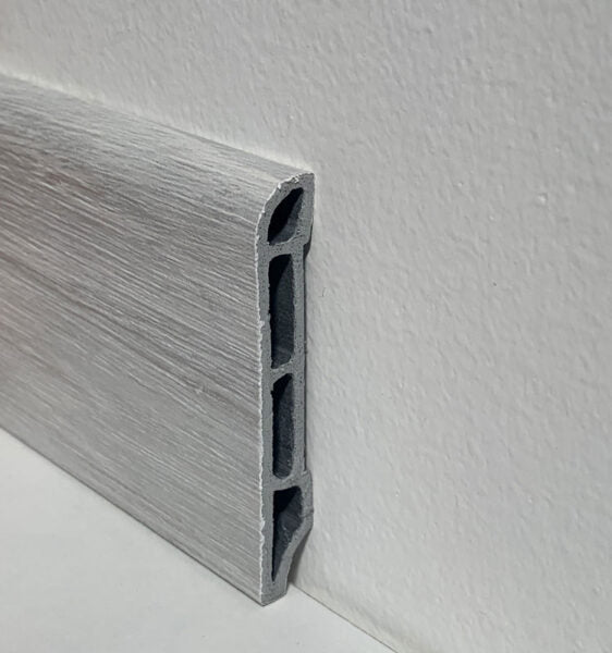 Battiscopa batilam mm.2.500 x 11 x 70 finitura rovere ice
