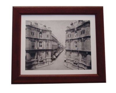 Cornice casale noce anticato con stampe assort. cm.25x35 sostituibili