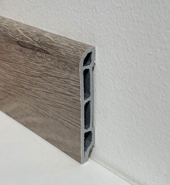 Battiscopa batilam mm.2.500 x 11 x 70 finitura: rovere chiaro