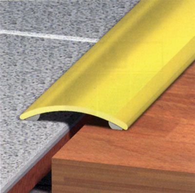 Coprisoglia in alluminio dorato forato mm.30x2700
