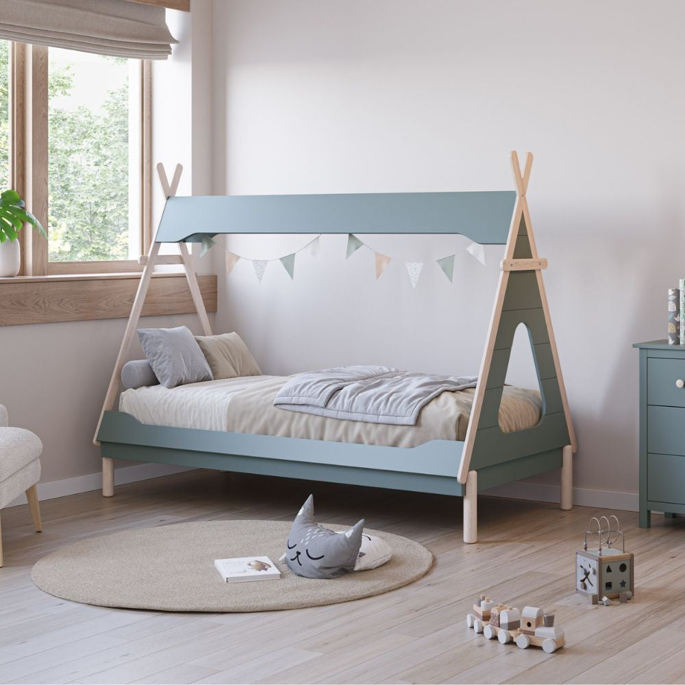 Letto a capanna Nora in legno massiccio colore verde petrolio e bianco