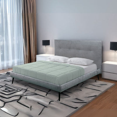 Letto matrimoniale Stiletto con rete fissa in tessuto grigio chiaro