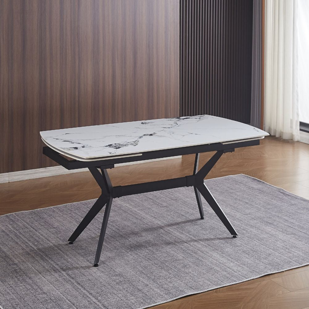 Tavolo allungabile Riley con piano in ceramica effetto marmo bianco lucido