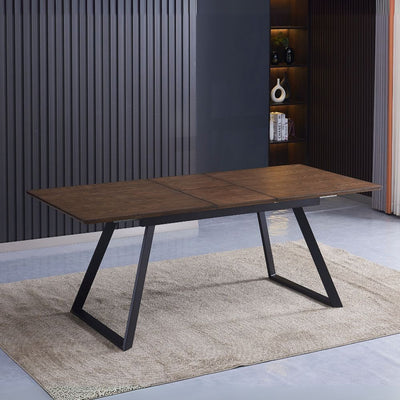 Tavolo allungabile Shelton con piano impiallacciato legno massiccio tinto noce e gambe in metallo nero